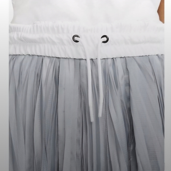 NWOT NIKE SACAI Gray Pleated Midi Skirt With Built In Shorts - Picture 4 of 6